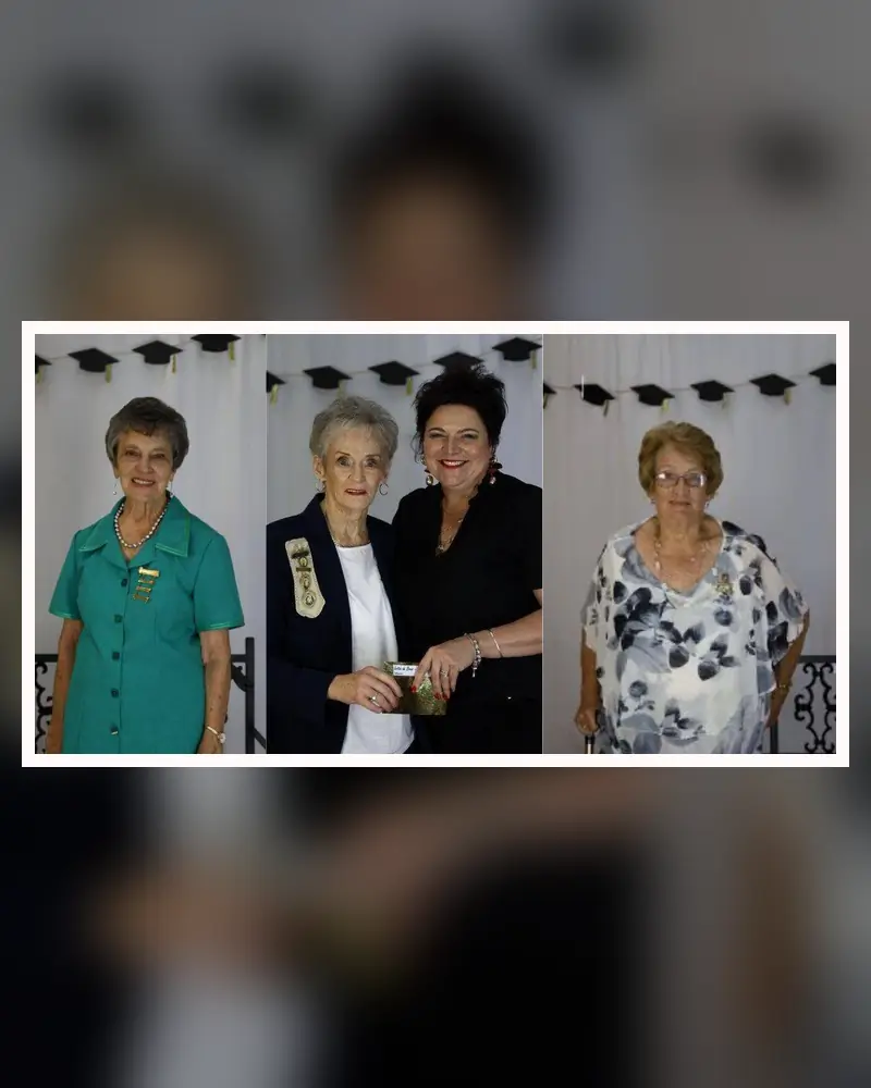 VLU-vroue deel ’n trotse oomblik by ’n plaaslike geleentheid